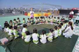 屋上でお弁当を食べました。